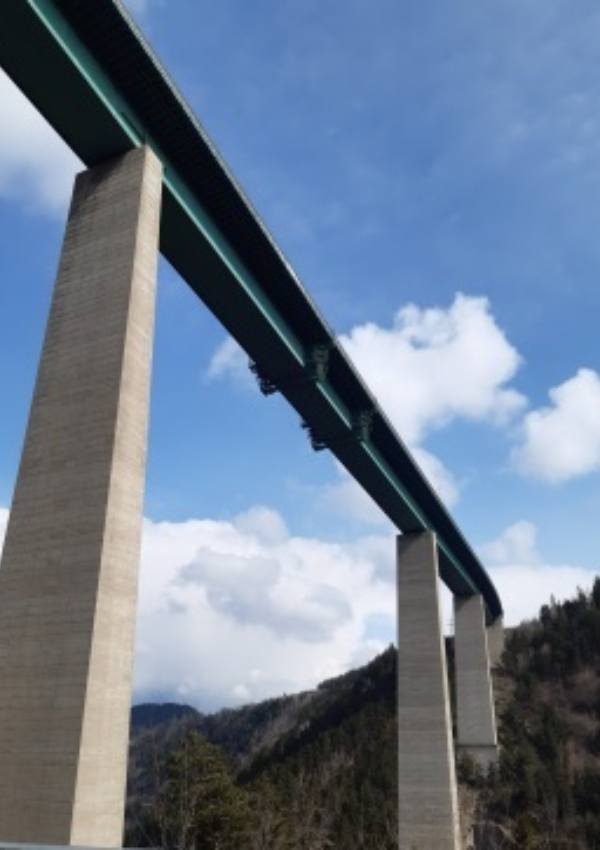 Bungy from the Europabrücke and relaxation - for example at the Natterer Lake