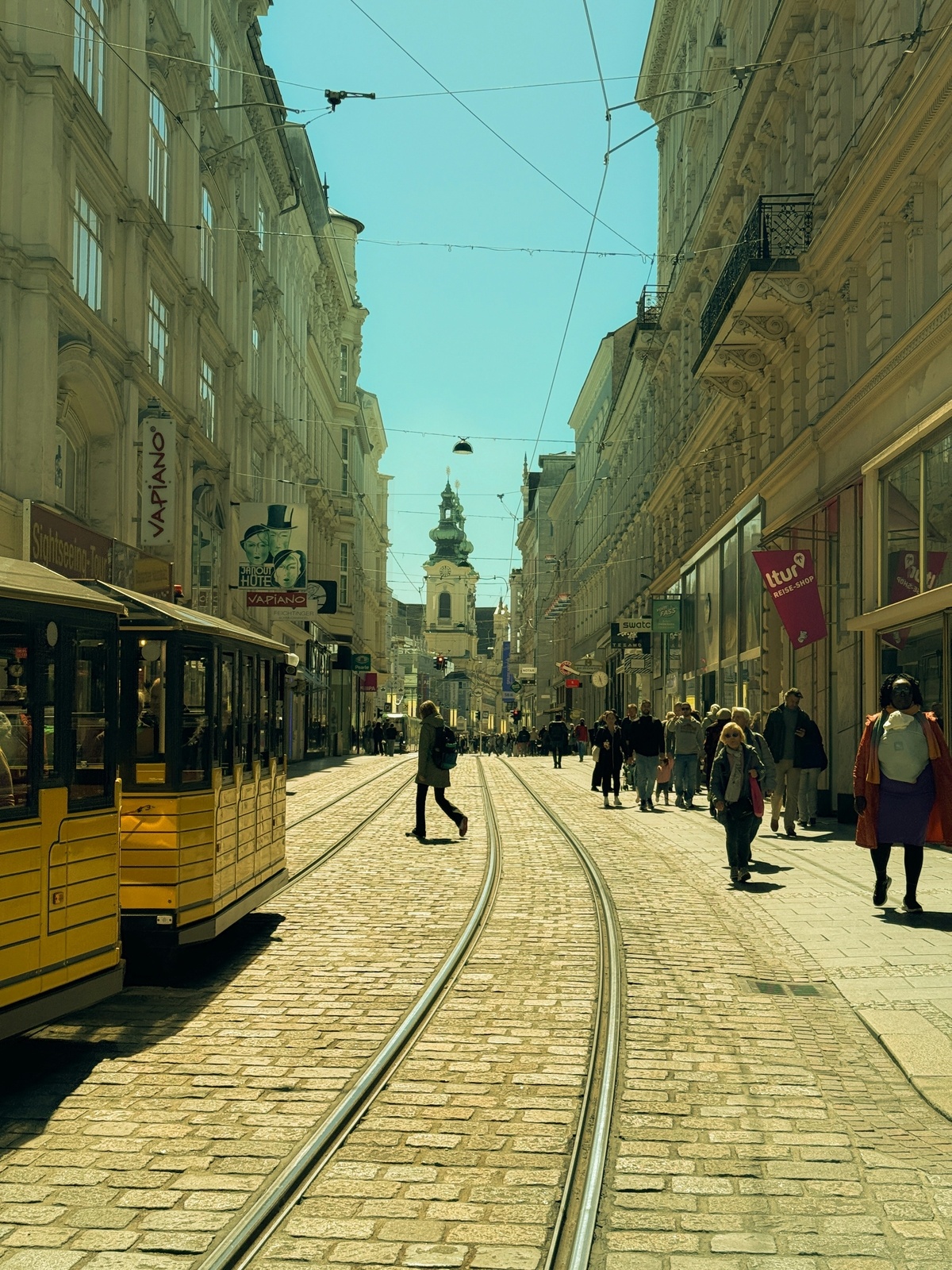 Explore the city of Linz
