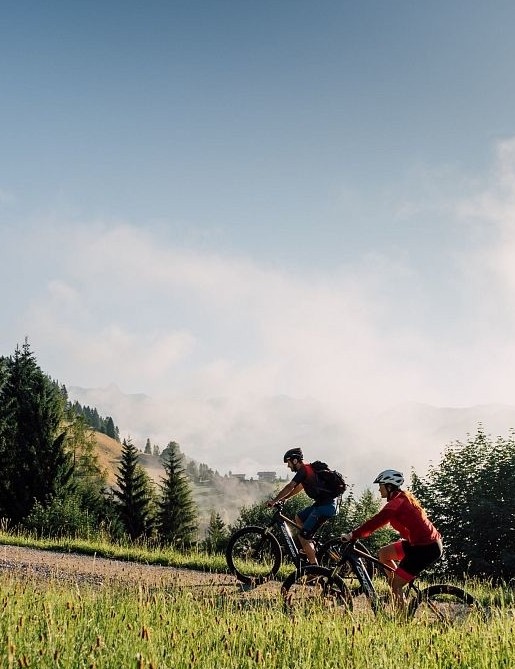 Sporty outdoor experiences with a guide 