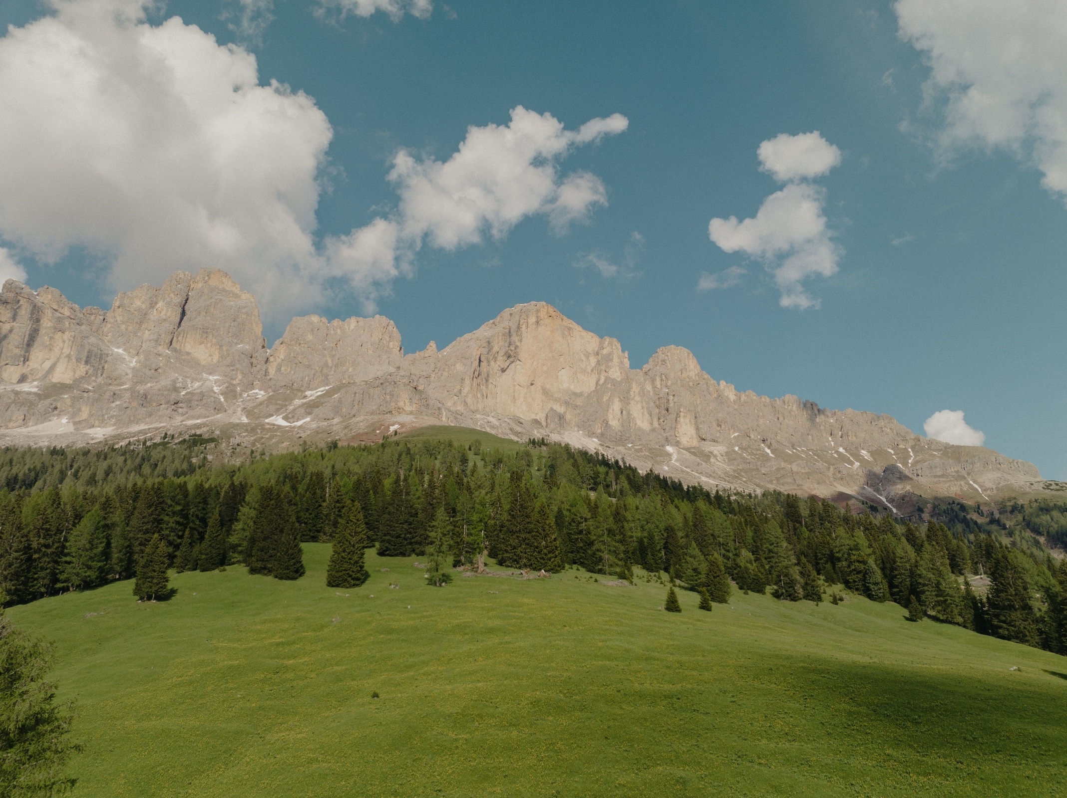 Across meadows and alpine pastures Carezza lake//Nigertal image