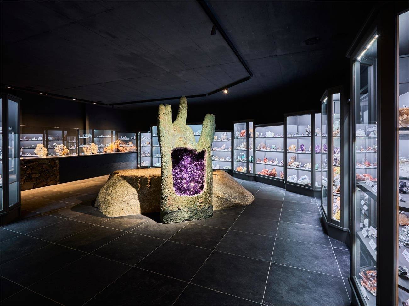 Guided tour of the mineral museum