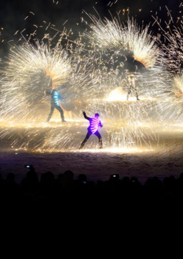Skishow "Night of Colours" und Nachtrodeln