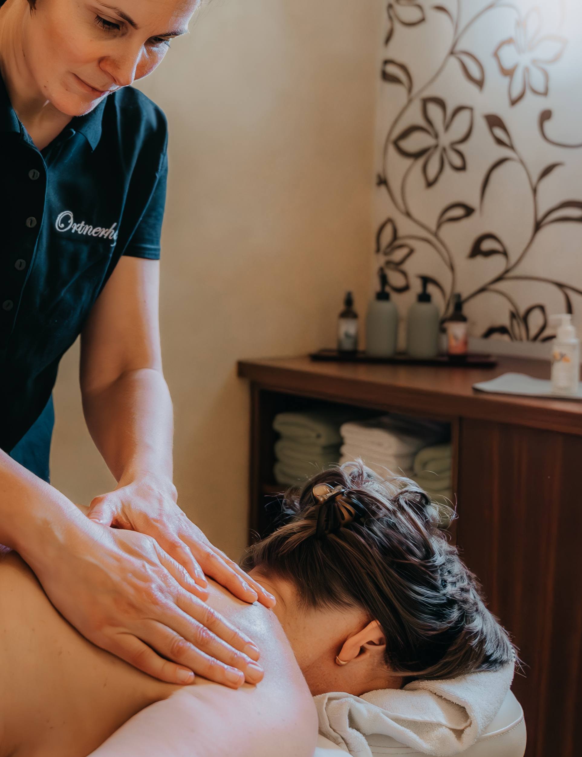 THE JUCHEE
MASSAGE - Our Ortnerhof Signature Treatment.