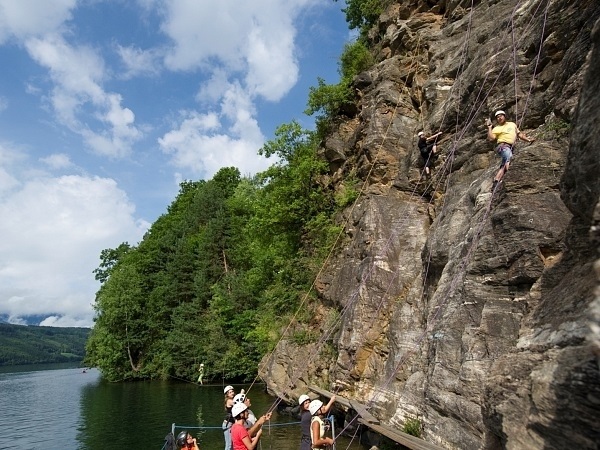 TRIAL CLIMBING IN THE PETER-SANTNER-CLIMBING GARDEN SEEBODEN