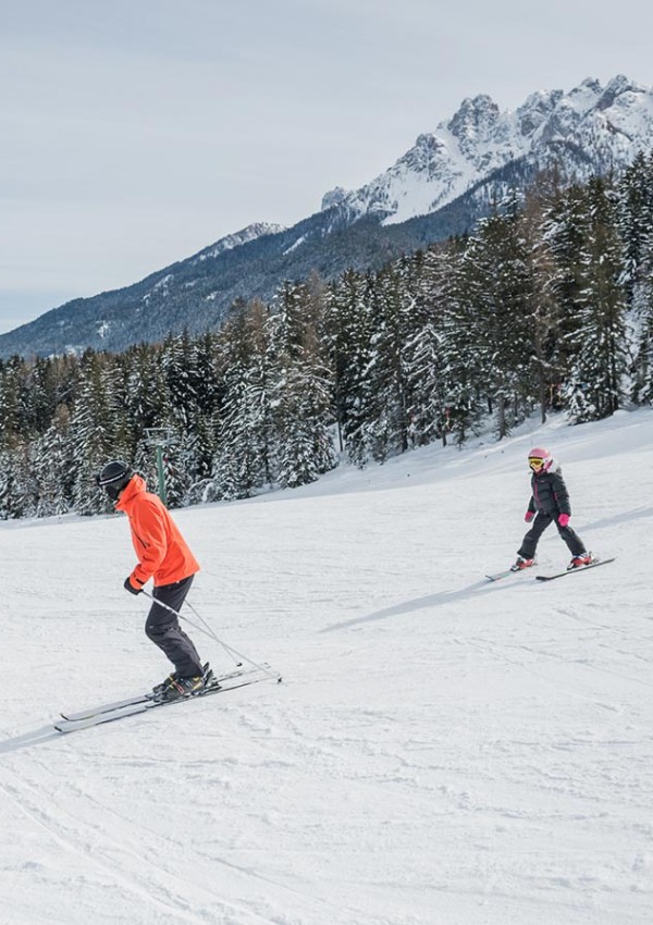 Trick 17 of skiing image