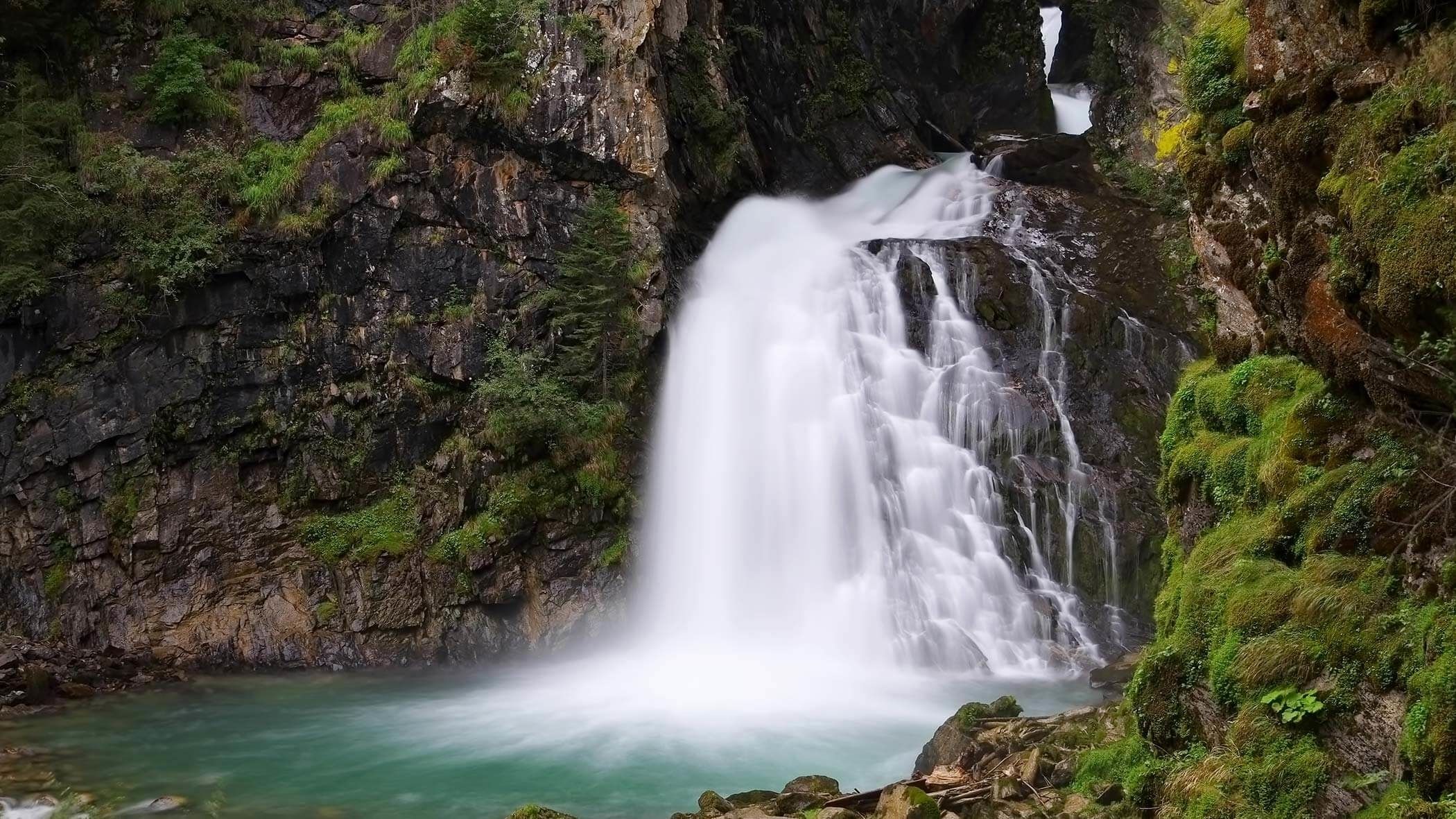 * Besichtigung des Mineralienmuseum St. Johann und leichte Wanderung zu den Reiner Wasserfällen mit Sonja