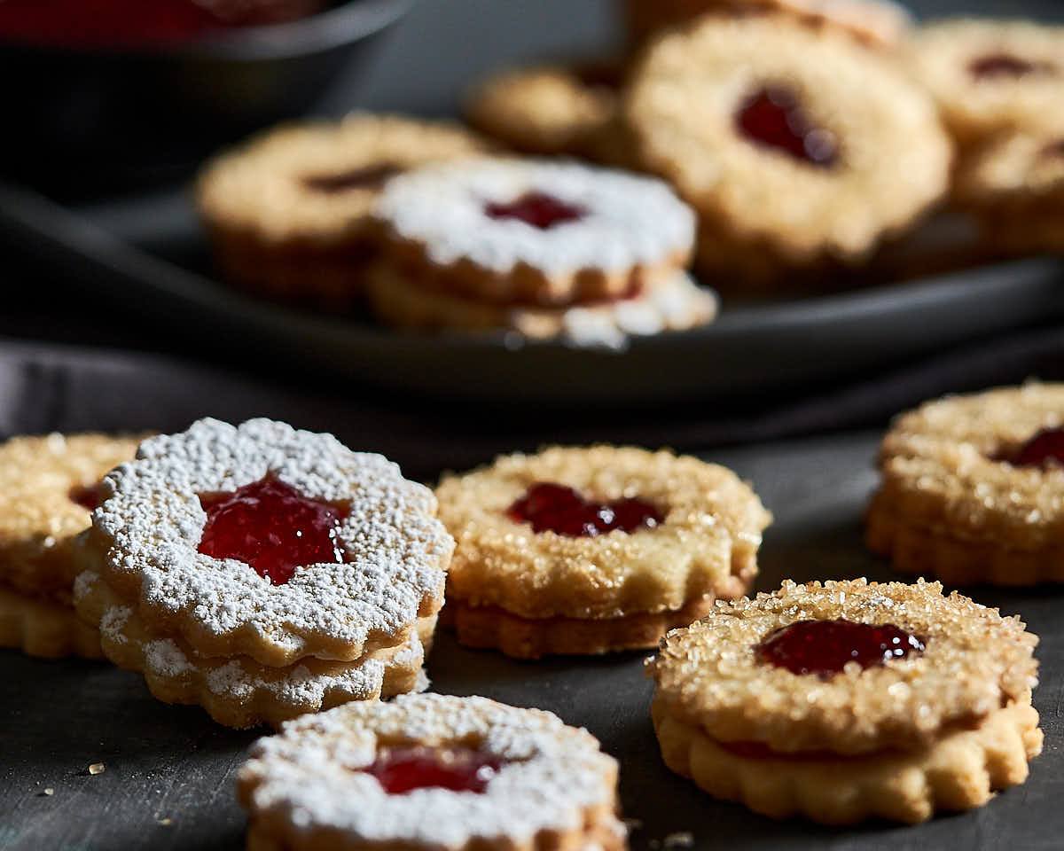 In the Christmas bakery, there are many a treat....