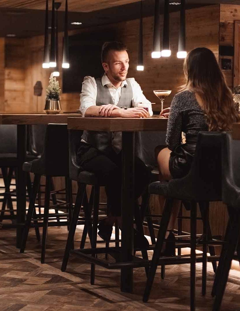 HOTEL BAR