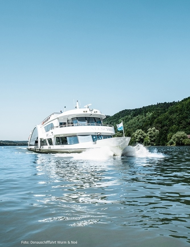 Fahrt mit dem Kristallschiff von Passau nach Obernzell