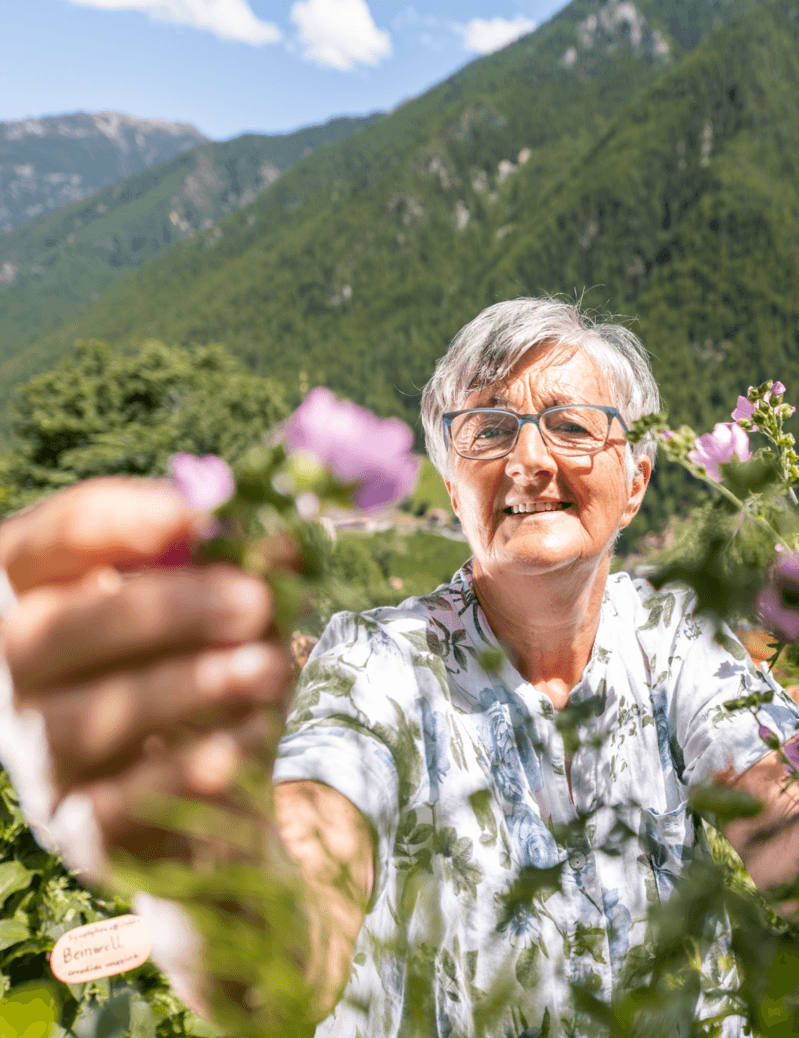 Martha Stieger's garden tour and visit to the village store