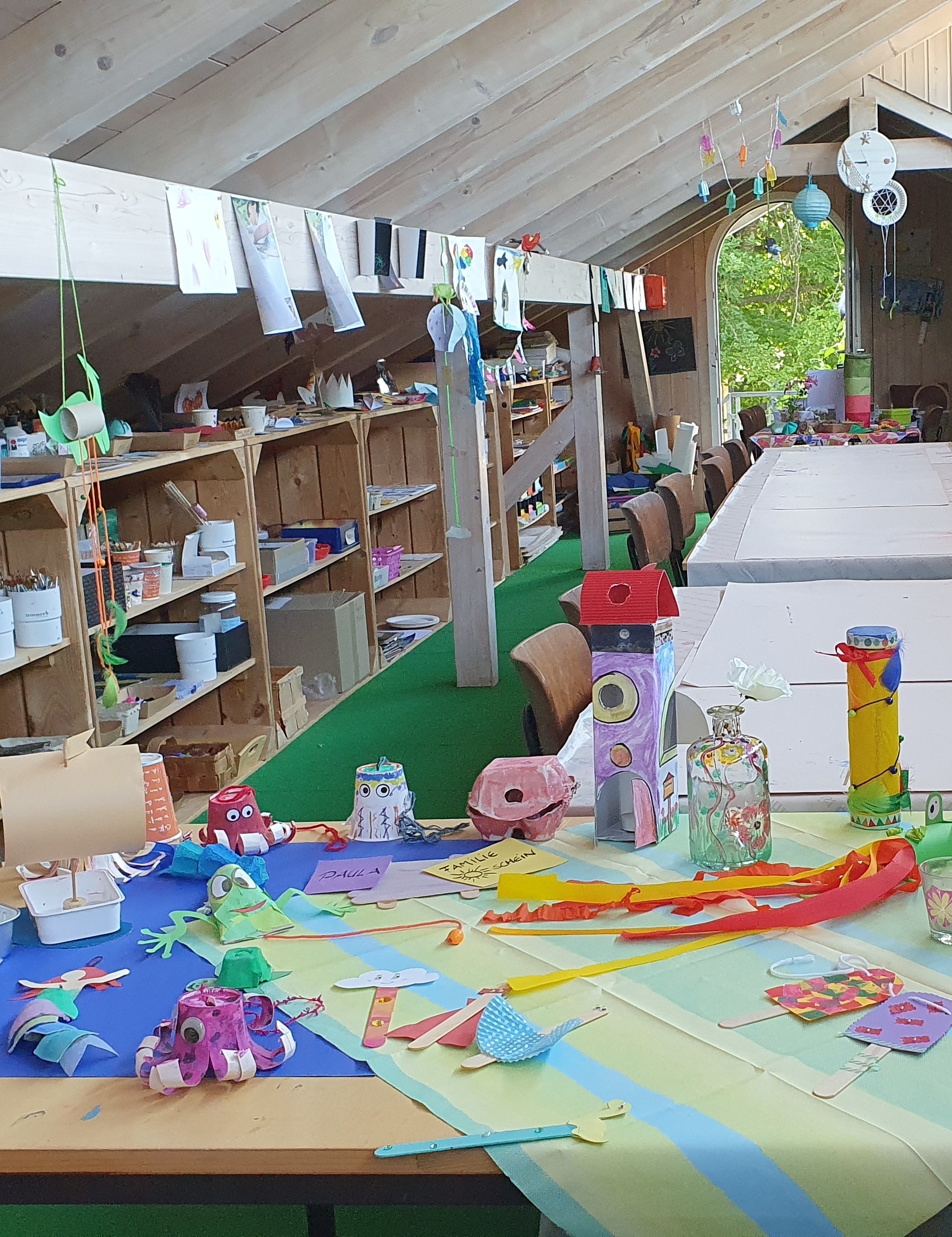 Childcare, games and creativity with Claudia - upcycling