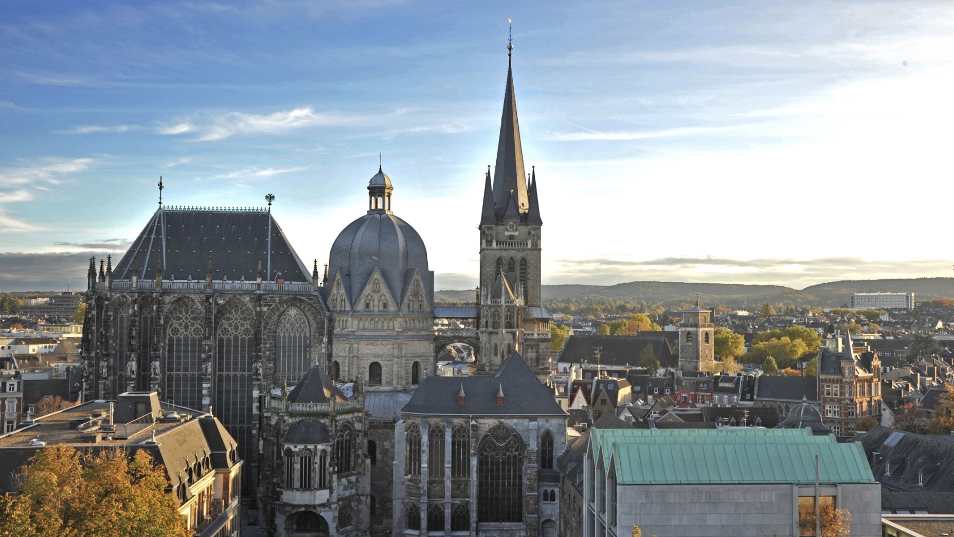 Время ахен. Время ахен. Ахенская капелла. Ахен франция. Ахен гетештрассе.