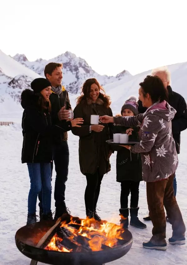 Weihnachtliche Teamfeier am Lagerfeuer