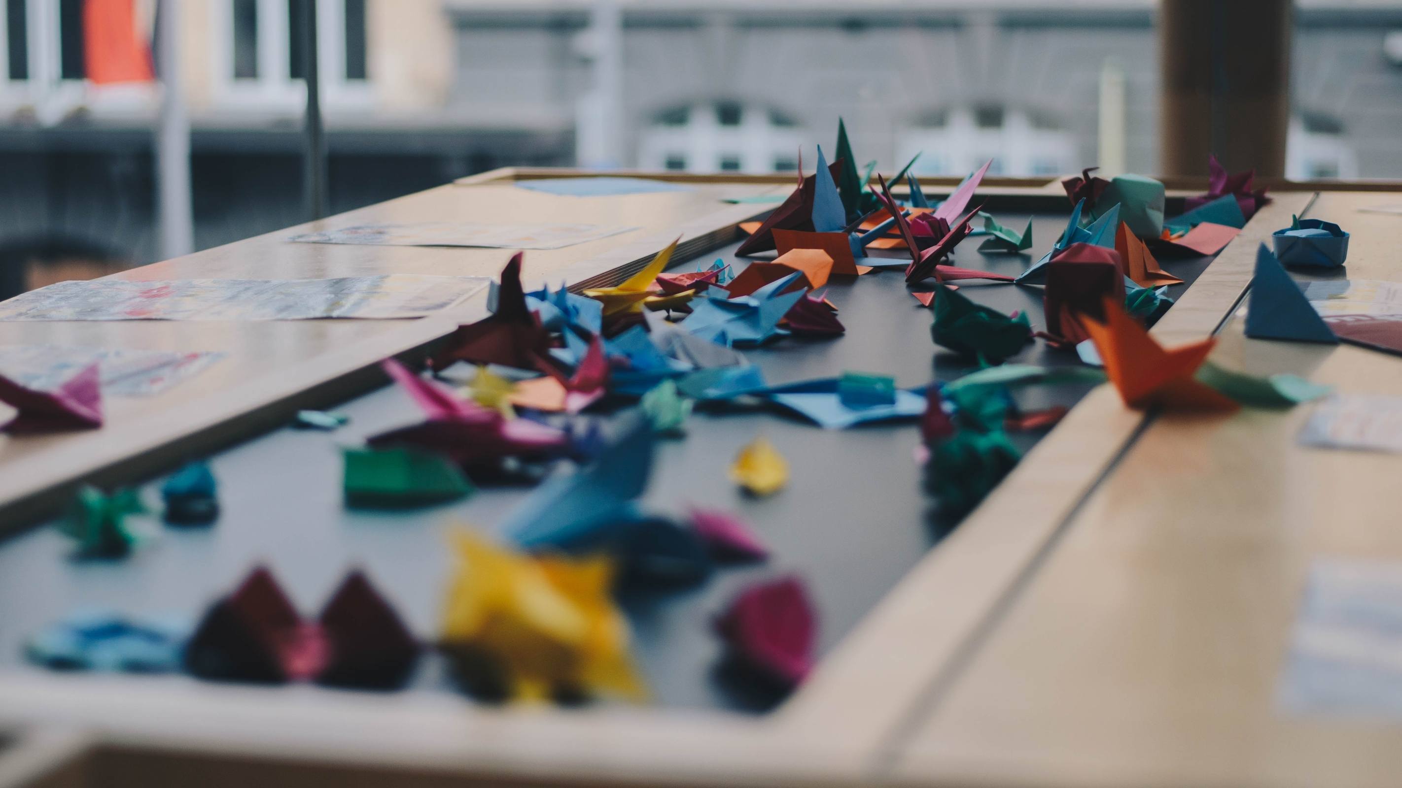 Stories and paper airplanes 