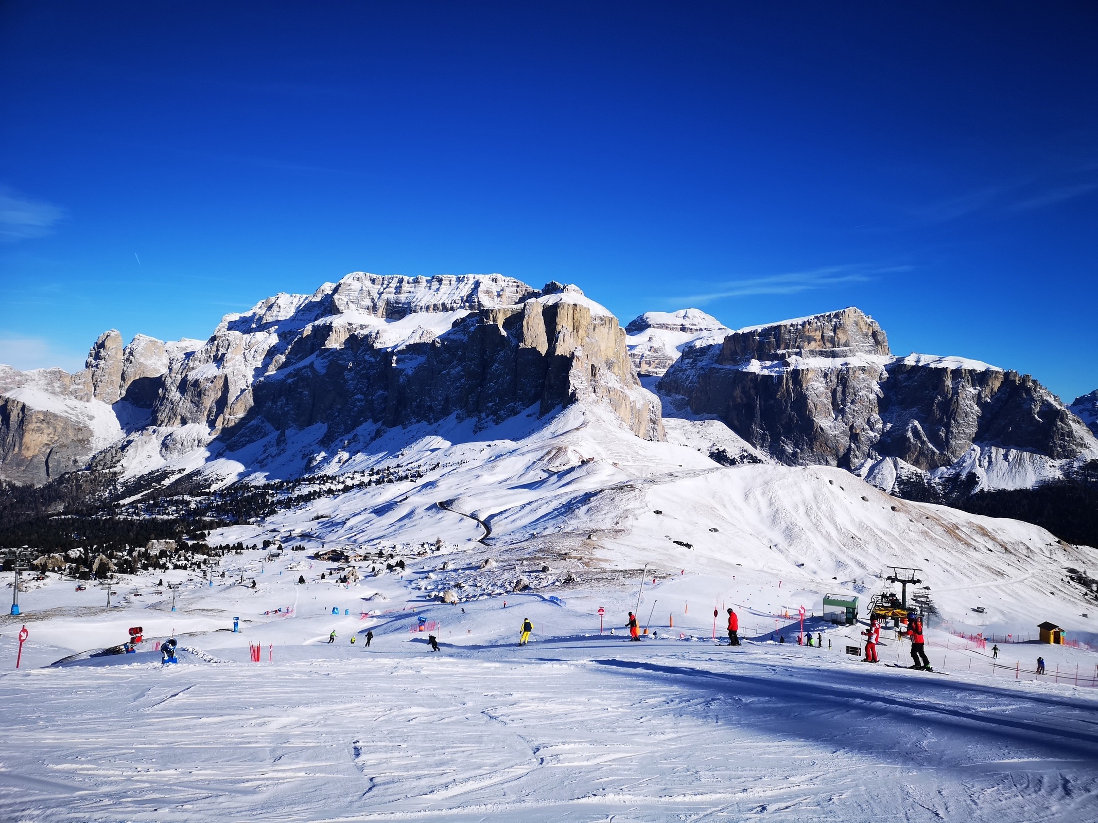 Sellaronda - an unforgettable skiing experience