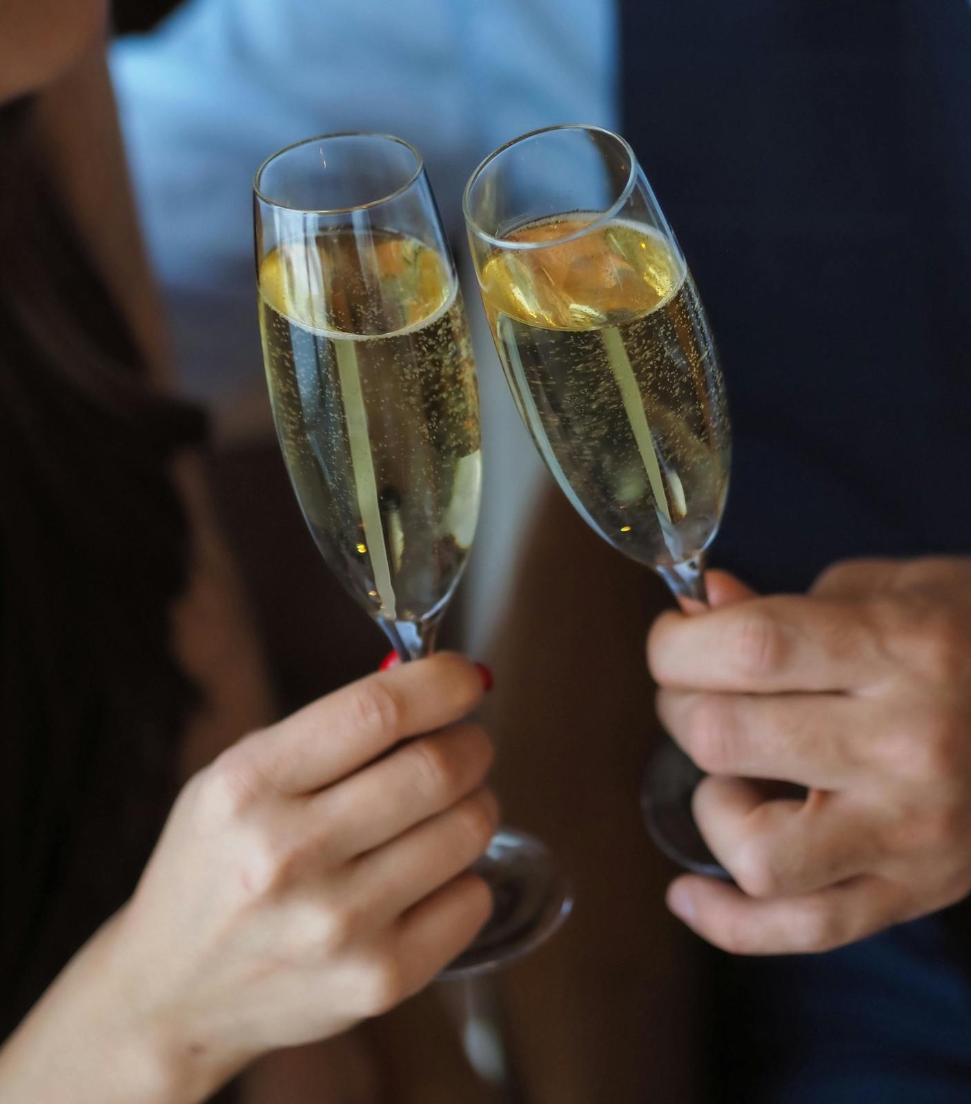 A warm welcome - a moment of pleasure with sparkling wine and chocolates