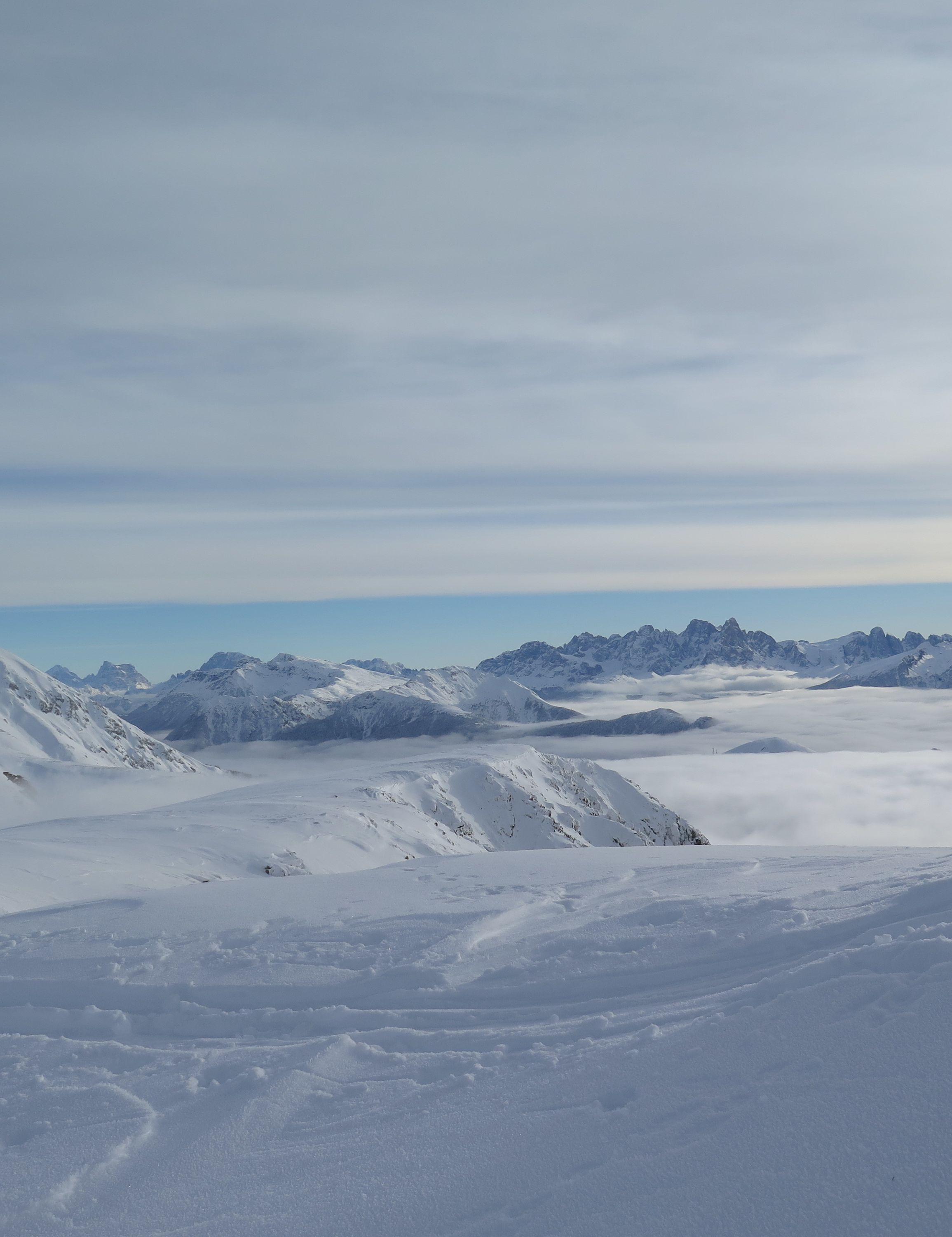 Ski tour with slope descent