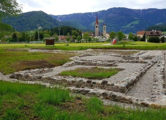 * Wanderung und Besichtigung des Museum Sebatum mit Sonja