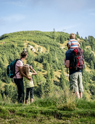 Hiking with children at the Millstättersee