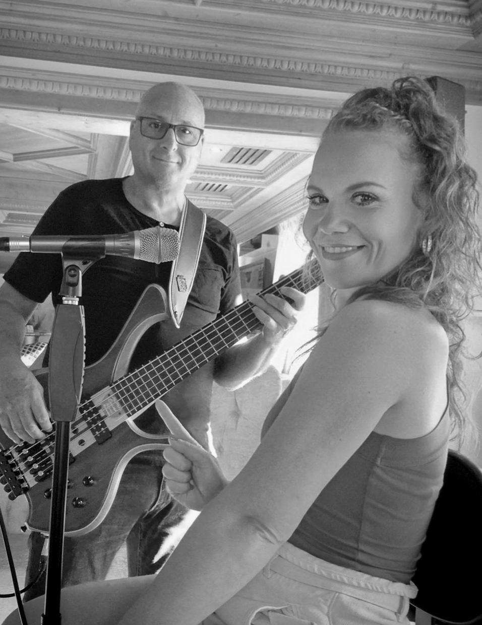 "Local Vocal" live music evening with Melanie & Albert