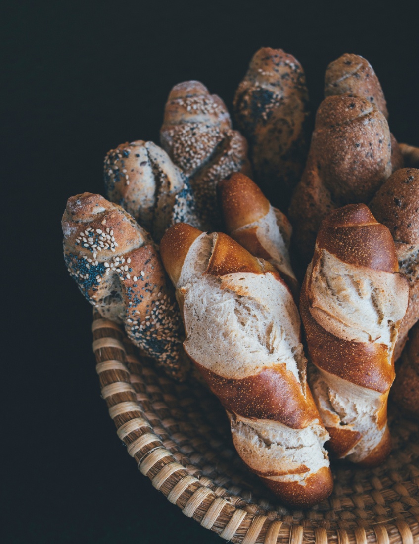 Bread roll service