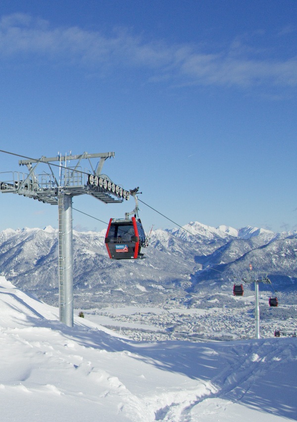 The gondola of the Hahnenkamm mountain world in our own village