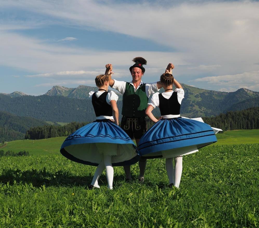 Frühschoppen mit dem Gebirgstrachtenverein