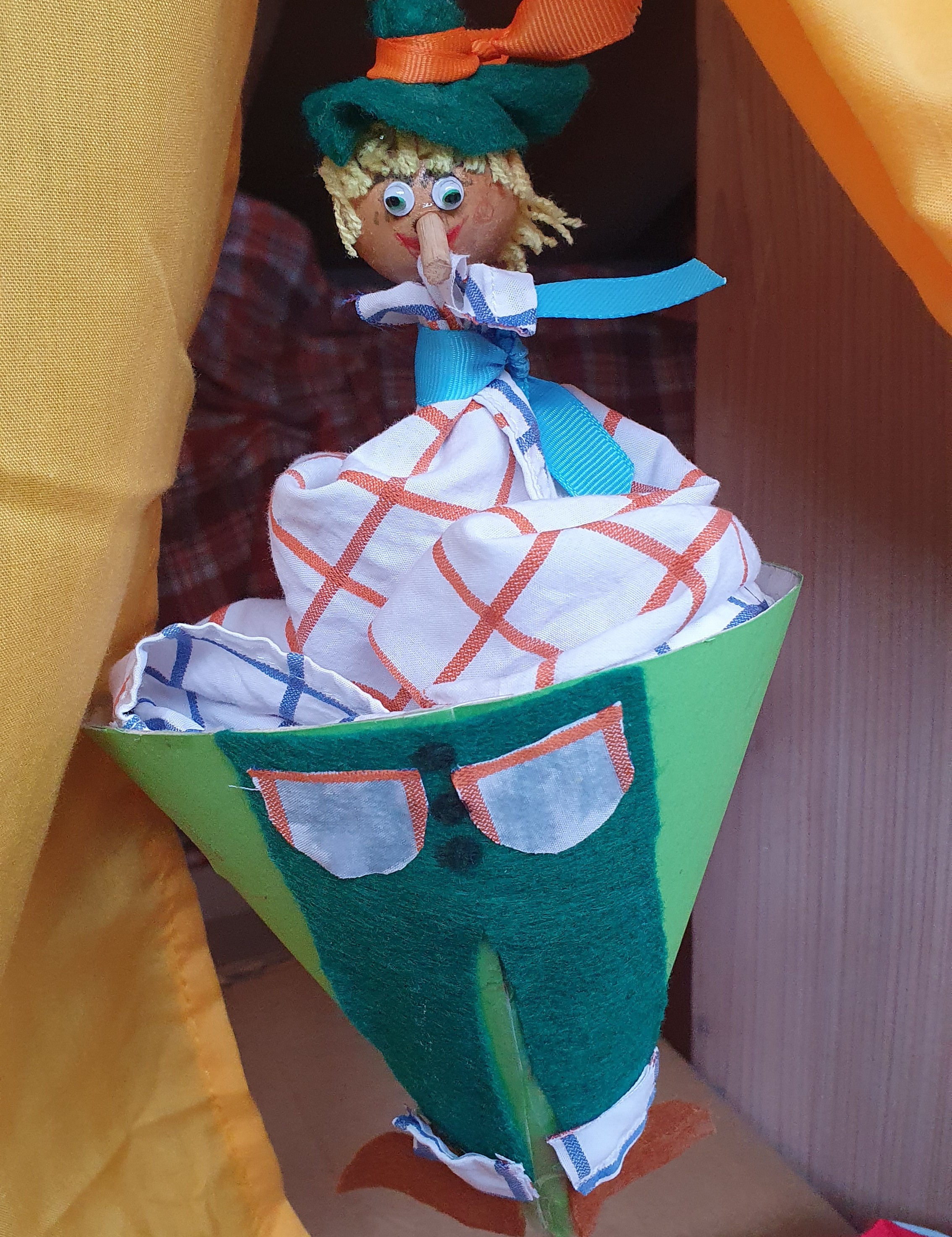 Familienerlebnis zum Kindertheaterfestival - Bastelt eine Stabpuppe