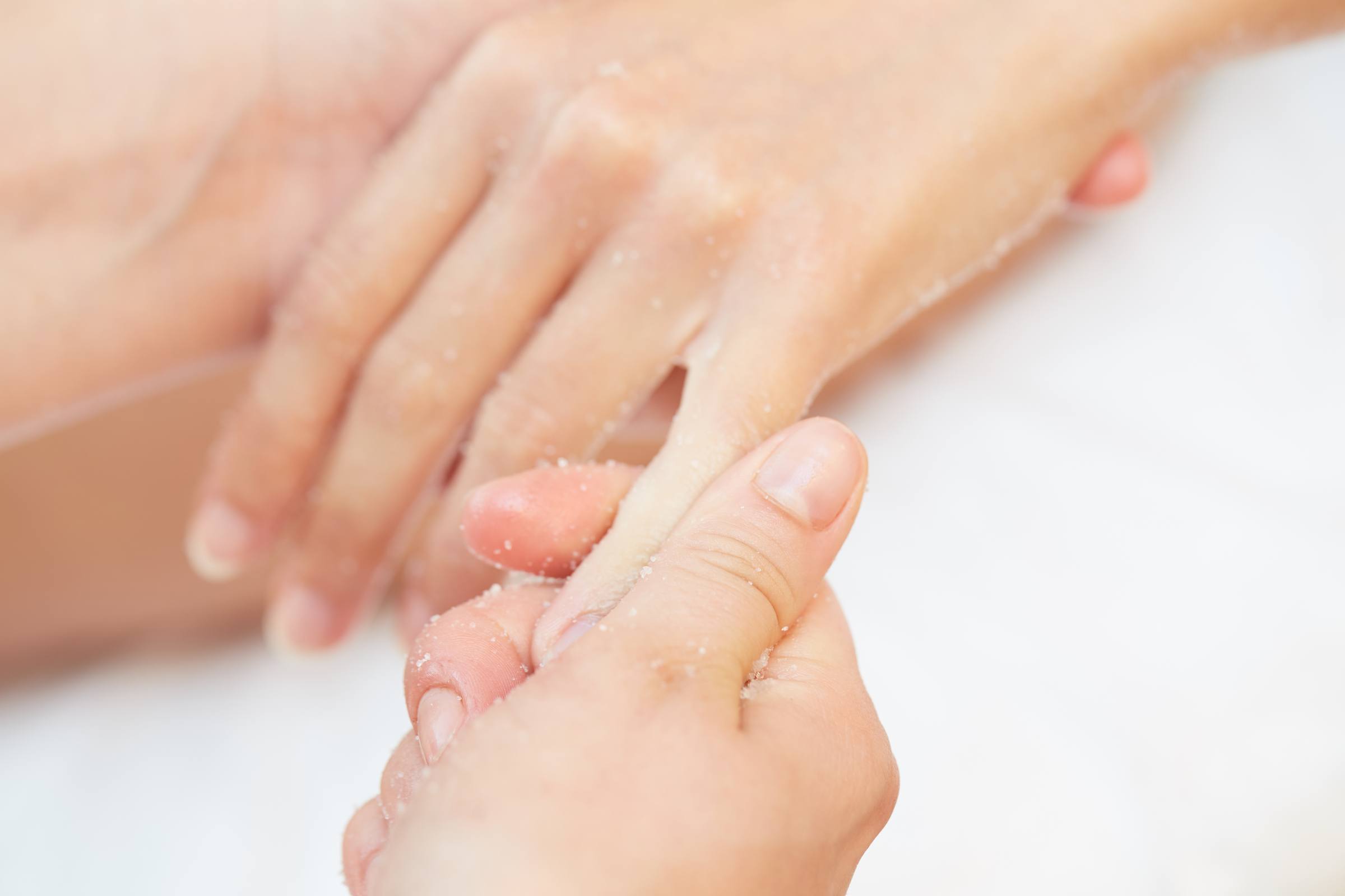 Revitalizing body scrub with rock salt and mountain arnica