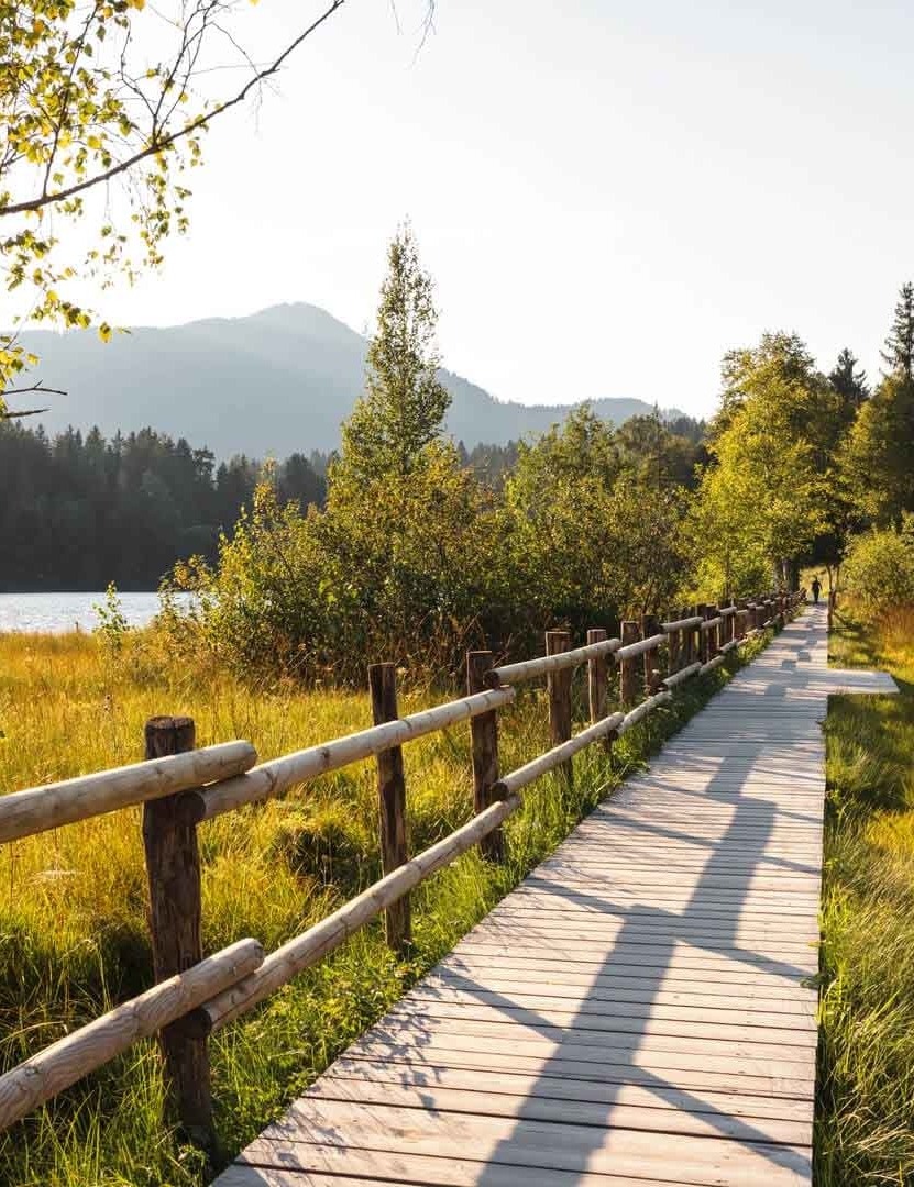 Circular lake hike
