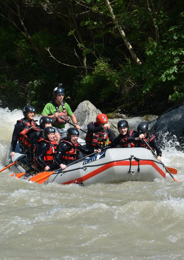Über dem Fluss Rienz durchs Pustertal