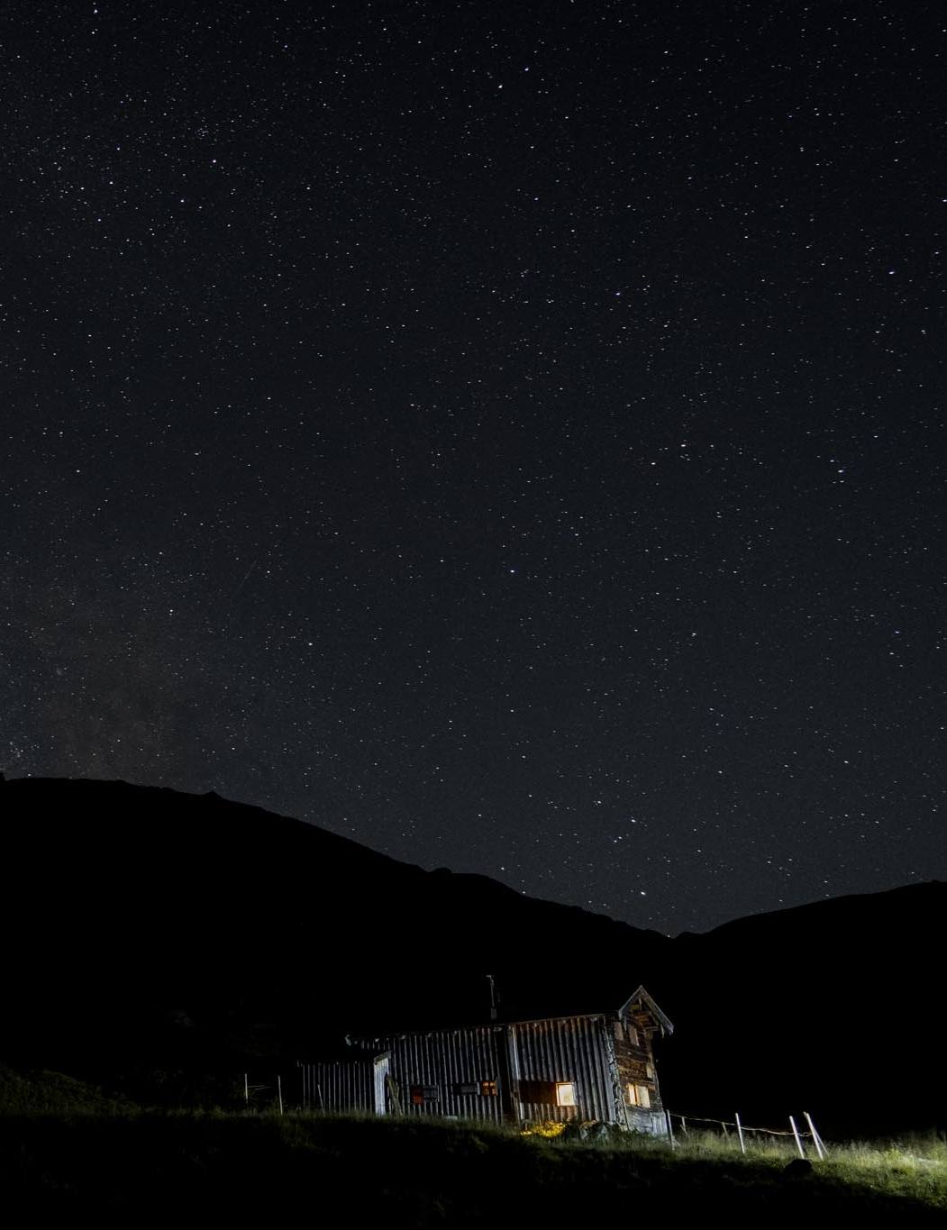 Shooting star nights in August | Starry night experience in a mountain hut 