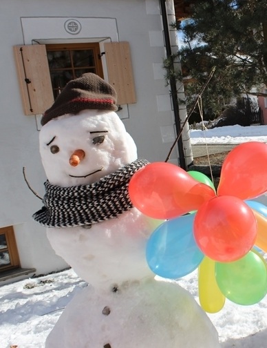 Snow disco in front of the Funhouse
