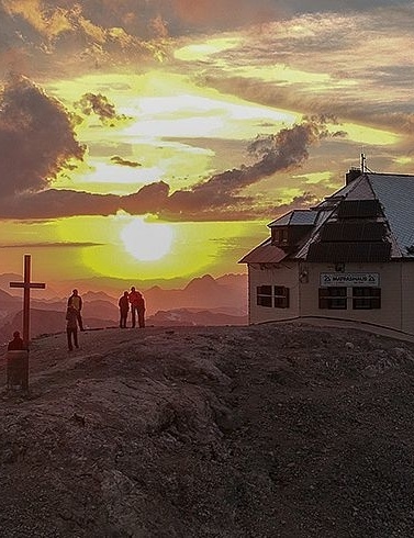 Anspuchsvolle Wanderung am 26.06. zum Hochkönig Matrashaus (2941m). Hm. ca 1400. Voranmeldung erforderlich an der Rezeption!