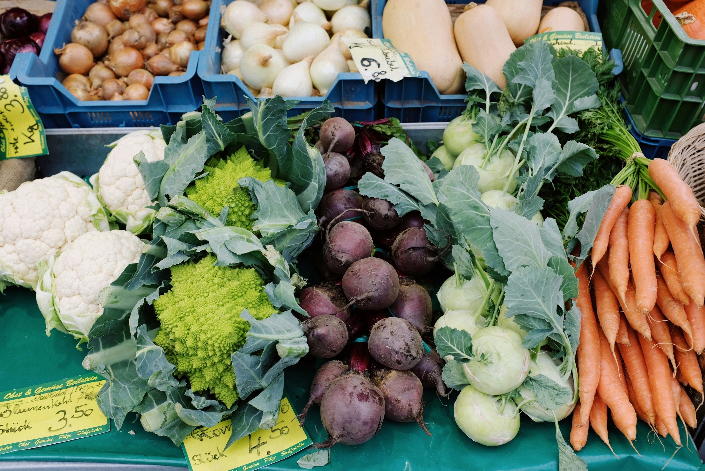 Snack tour to the local farmers' market. With chef Michaela. 