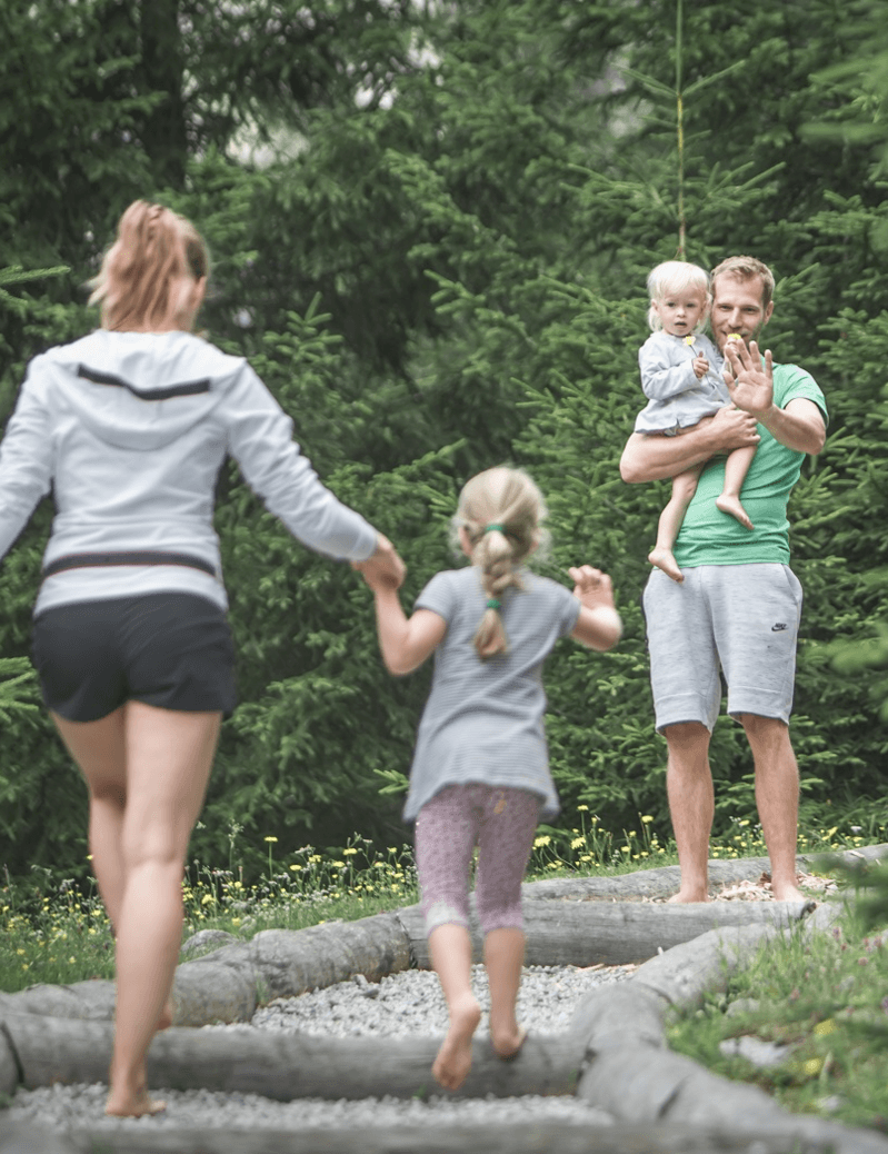 Die Magie des Wassers: Spielenachmittag für Kinder von 7 bis 13 Jahre image