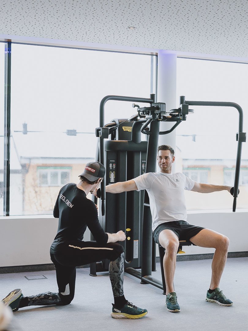 Schulter spezifisches Training mit Fitnesstrainer Phil