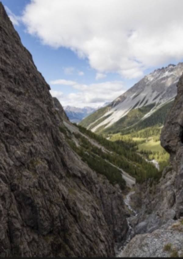 Auf Schmugglers Pfaden durch die Uinaschlucht bis nach Sur-En (CH) (geführte Wanderung)