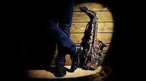 "Saxophone sounds that light up the evening - a moment for the senses!"