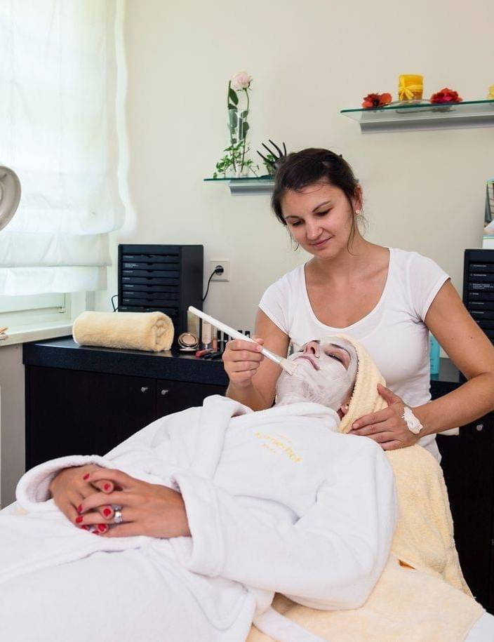 Beauty treatments for face and décolleté for men and women