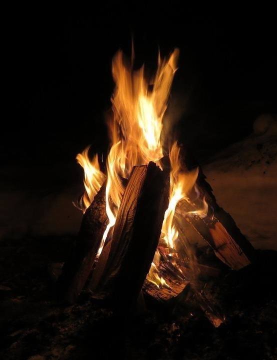 Familienerlebnis - Bilderbuchkino am Lagerfeuer