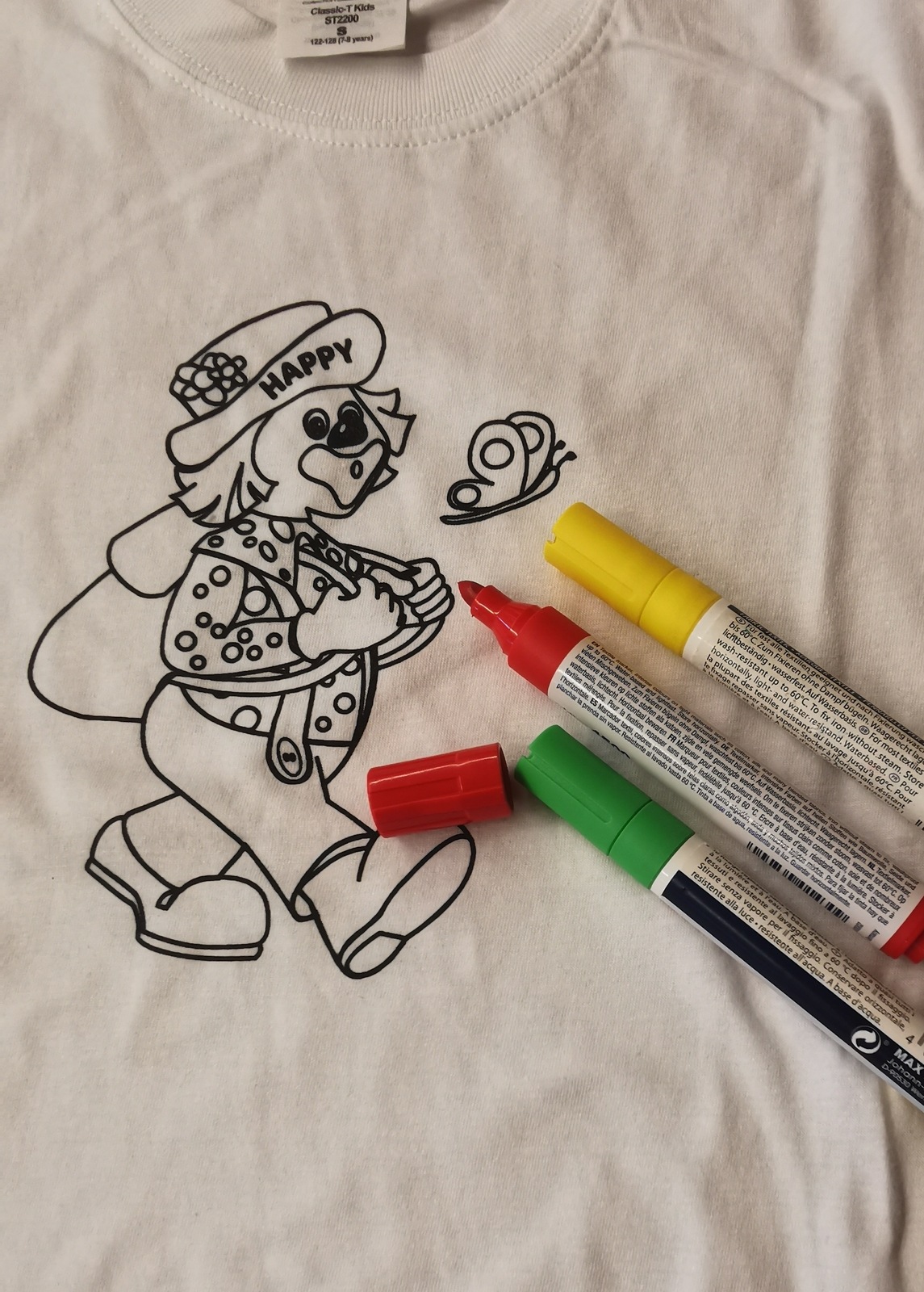 Family: Painting a "Happy" T-shirt 👕🎨