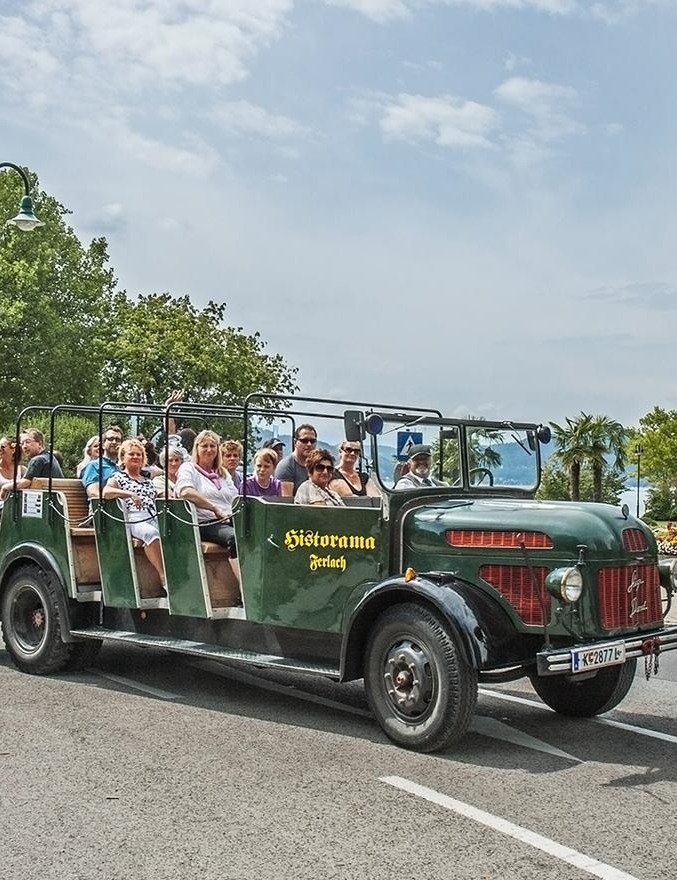 Nostalgiefahrt mit dem Oldtimer-Cabriobus "Von Fürsten und Schlössern"