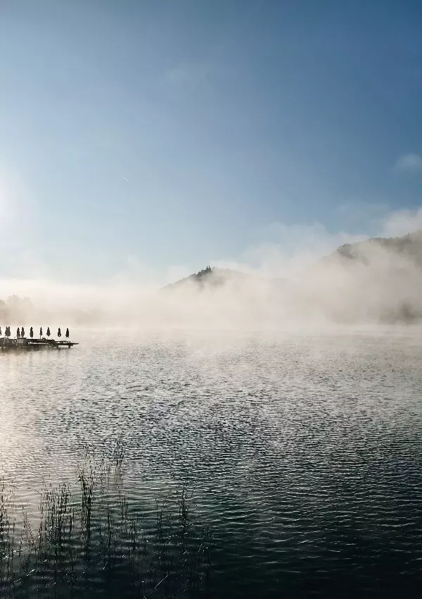 Magic Moment: Sonnenaufgangs Schwimmen im Morgengrauen